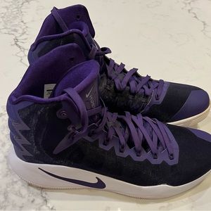 Nike HyperDunk size 13.5